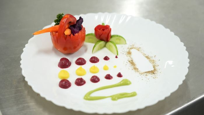 Artistry on a Plate: Unveiling the Art of Plate Garnish3